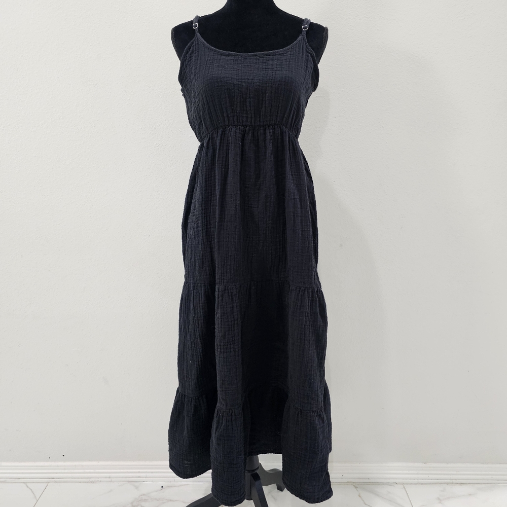 Chic Black Linen Maxi Dress with Flowing Silhouette
